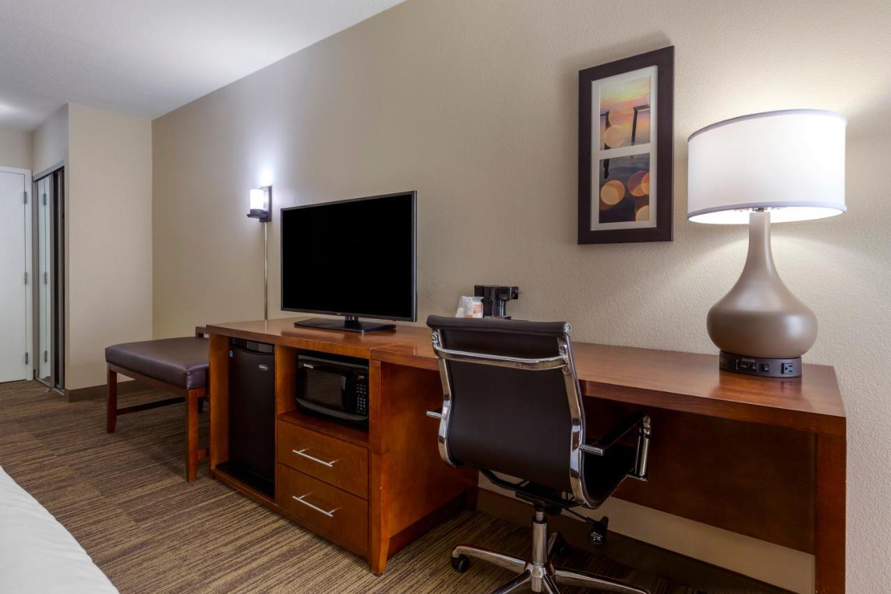 Comfort Inn University Durham - Chapel Hill Экстерьер фото