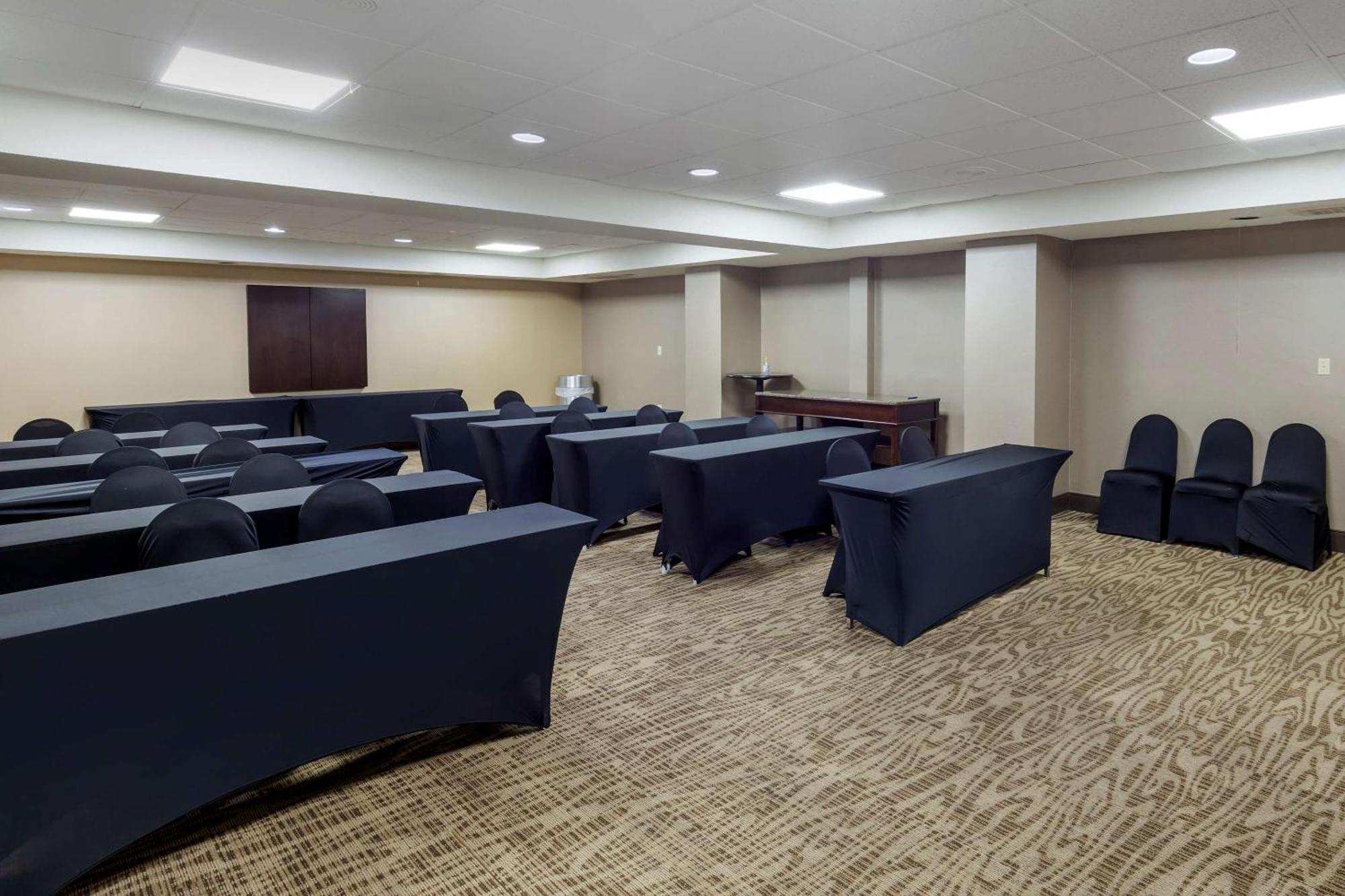 Comfort Inn University Durham - Chapel Hill Экстерьер фото