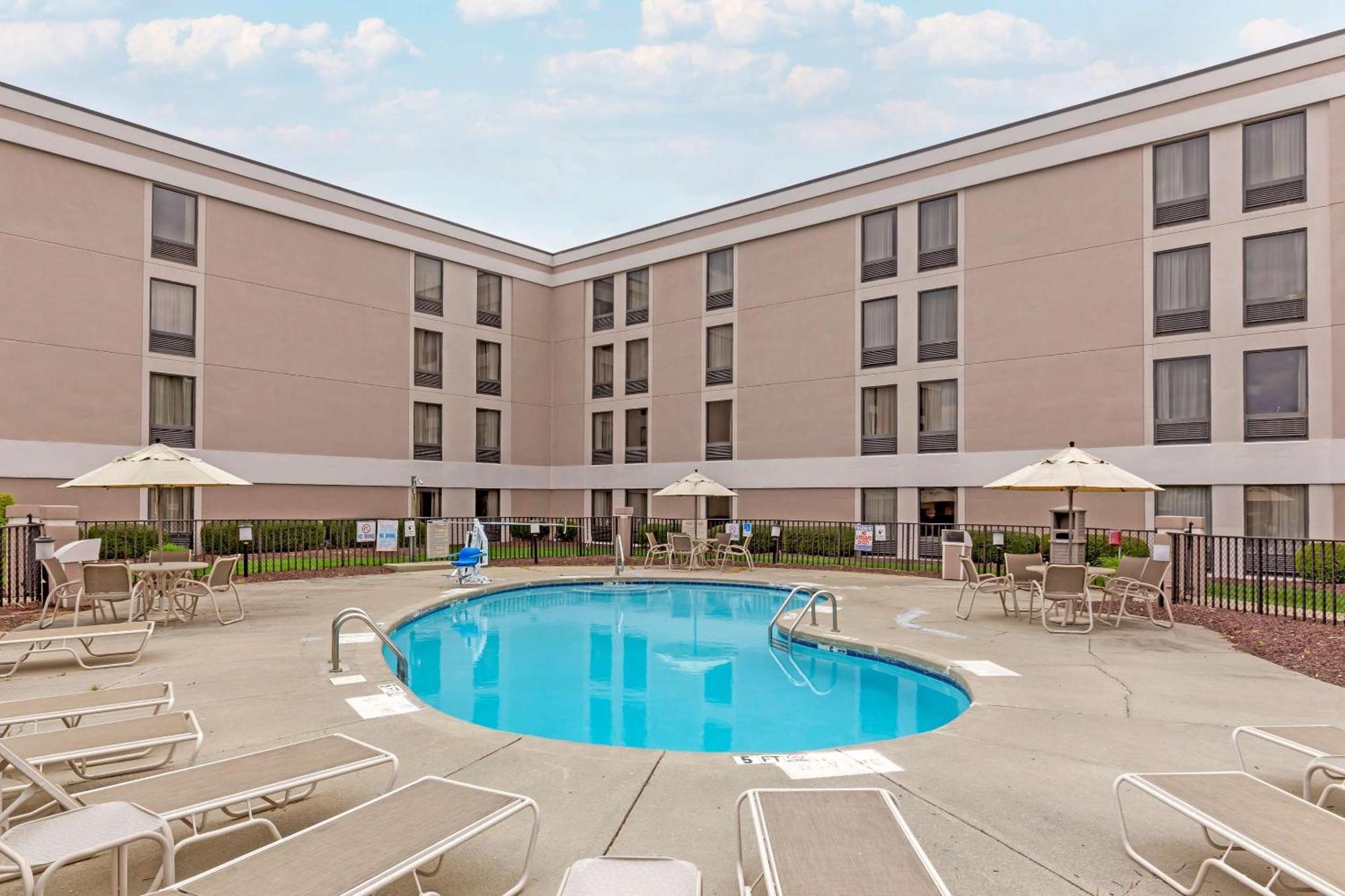 Comfort Inn University Durham - Chapel Hill Экстерьер фото